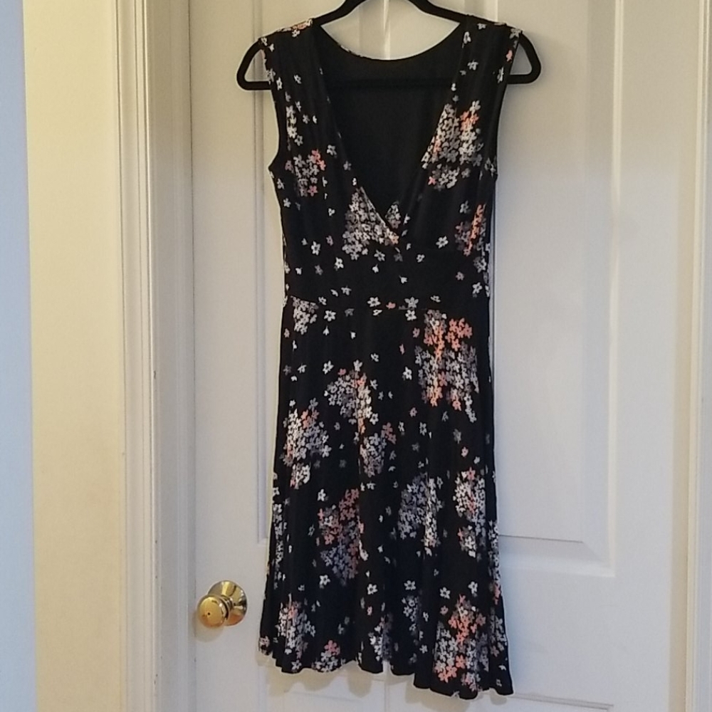 Loft black with peach gray white flowers sleeveless dress small - Picture 5 of 7